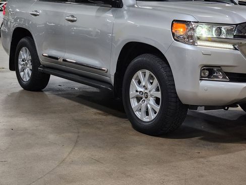 Used 2019 Toyota Land Cruiser AWD/4WD image 16