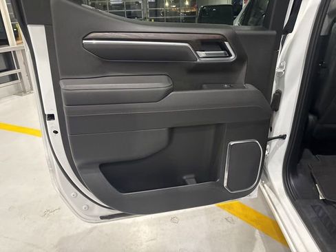Used 2025 GMC Sierra 1500 SLT image 28