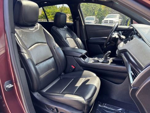 Used 2022 Cadillac XT4 Luxury w/ Cold Weather Package FWD image 20