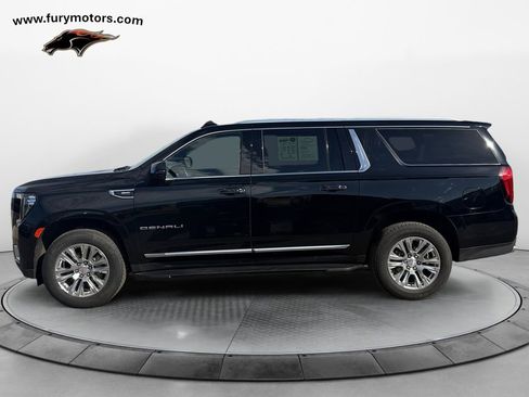 Used 2023 GMC Yukon XL Denali AWD/4WD image 6