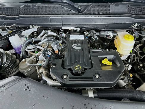New 2026 RAM 2500 Laramie AWD/4WD image 18