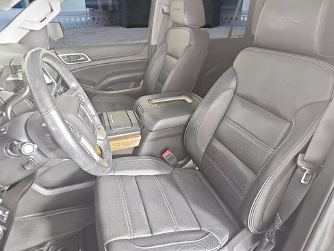 Used 2019 GMC Yukon Denali w/ Denali Ultimate Package AWD/4WD image 18