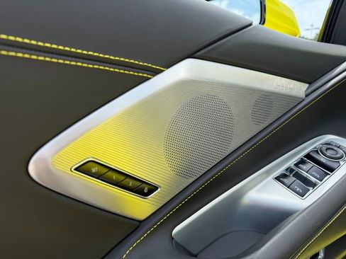 Used 2021 Chevrolet Corvette Stingray w/ Z51 Performance Package image 20