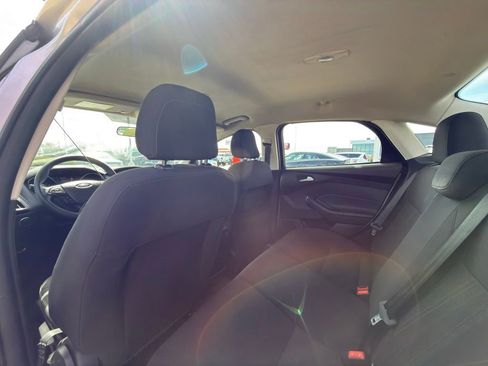 Used 2018 Ford Focus SE FWD image 27