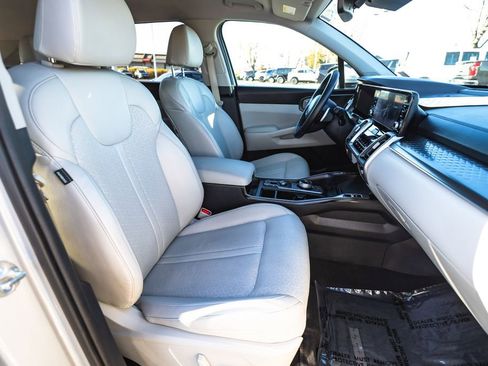 Used 2023 Kia Sorento EX image 17