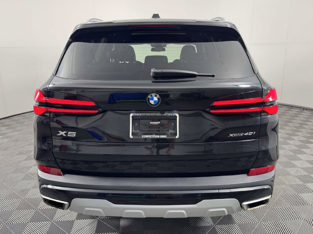 Used 2024 BMW X5 xDrive40i w/ Premium Package AWD/4WD image 9