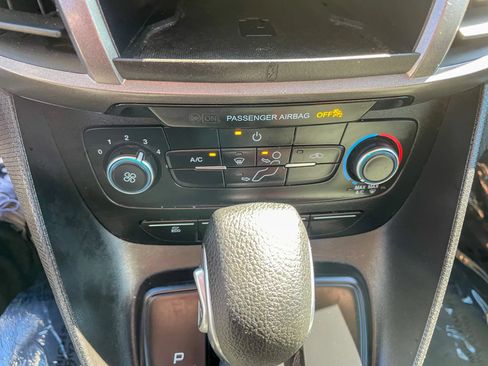 Used 2019 Ford Transit Connect XL FWD image 20