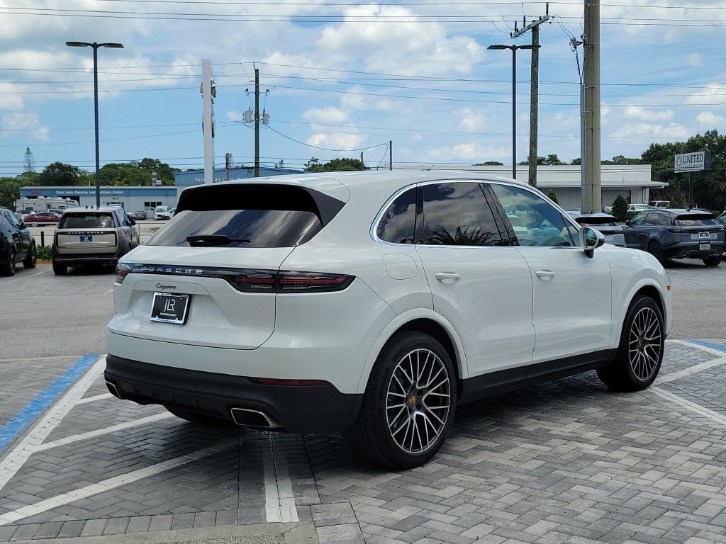 Used 2022 Porsche Cayenne AWD/4WD image 5