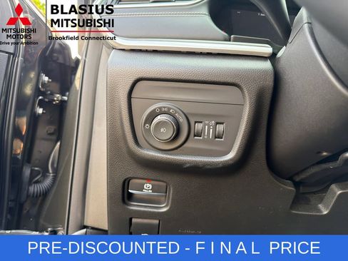 Used 2023 Jeep Grand Cherokee L Limited AWD/4WD image 21