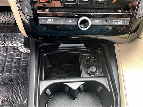 Used 2022 INFINITI QX50 Sensory image 16