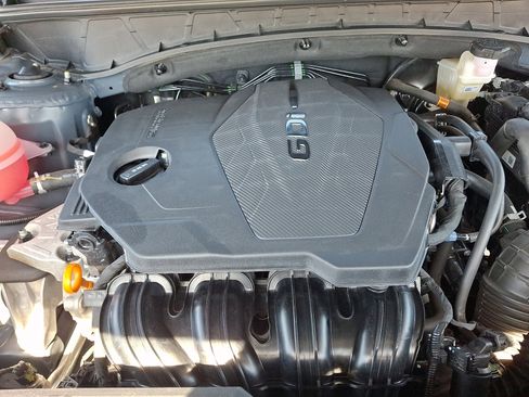 Certified 2025 Hyundai Tucson Limited AWD/4WD image 29