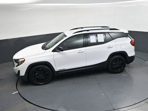 Used 2021 GMC Terrain SLE w/ Elevation Edition image 23