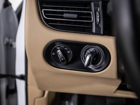 Used 2023 Porsche Macan S image 25