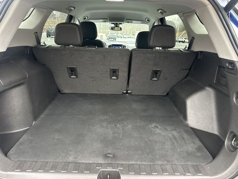 Used 2022 GMC Terrain SLE w/ Driver Convenience Package image 7