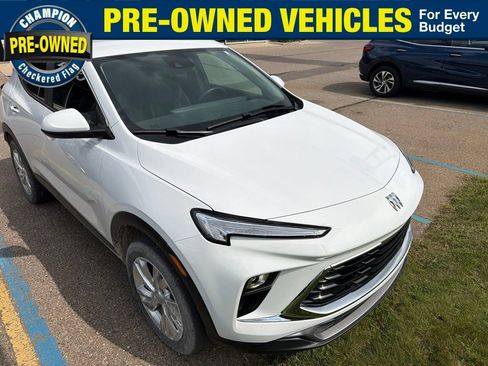 Used 2024 Buick Encore GX Preferred w/ Comfort Package AWD/4WD image 1