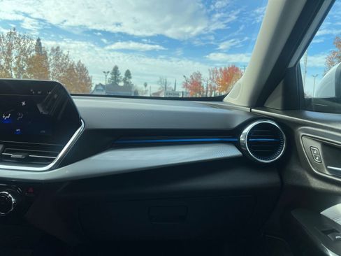 Used 2025 Chevrolet Trax LT image 35