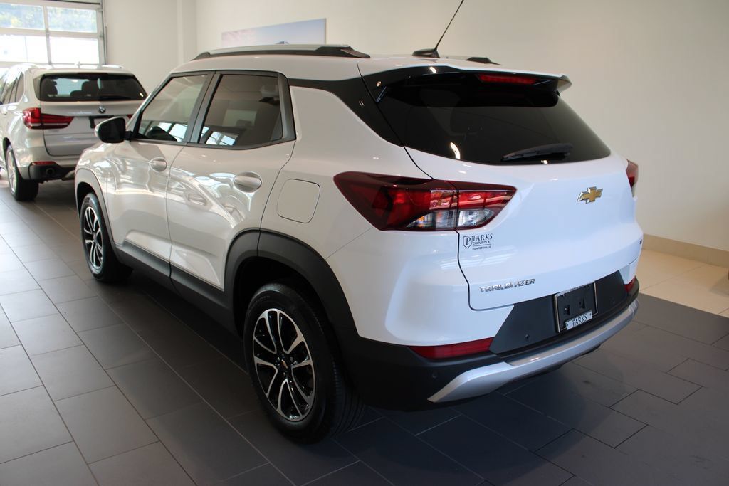 Used 2025 Chevrolet TrailBlazer LT w/ Convenience Package FWD image 32