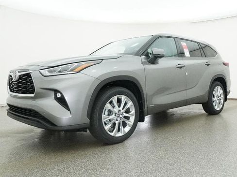 New 2026 Toyota Highlander Limited image 17