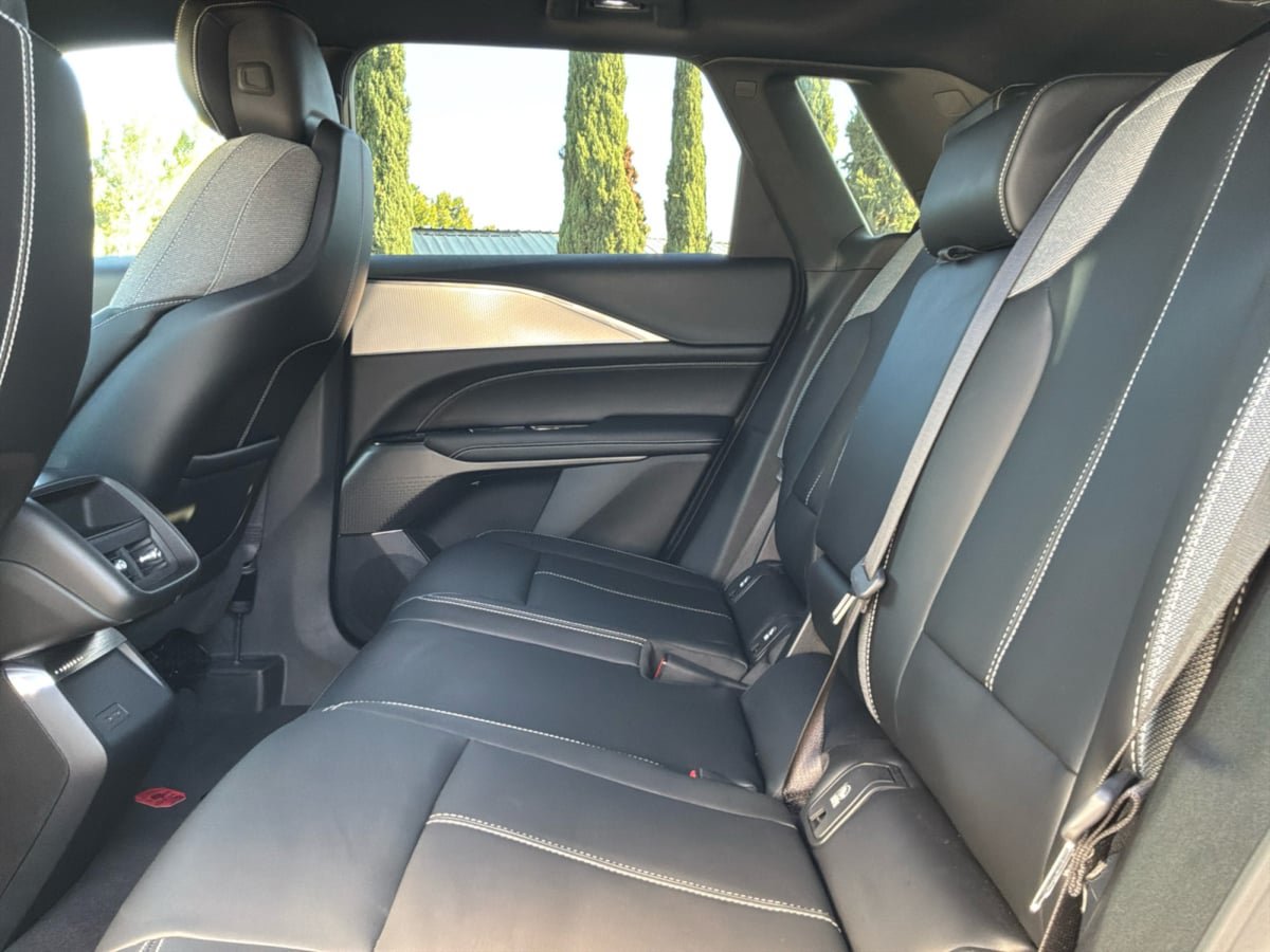Used 2024 Cadillac Lyriq Tech RWD image 20