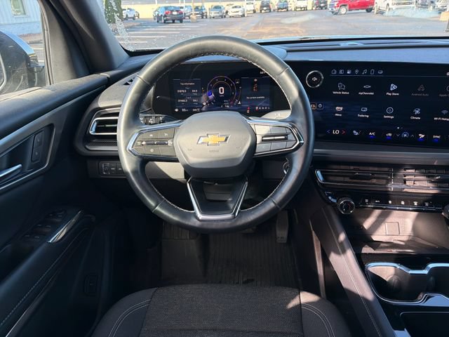 Used 2025 Chevrolet Traverse LT w/ Driver Confidence Package AWD/4WD image 32