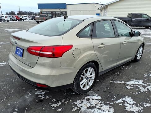 Used 2016 Ford Focus SE image 6
