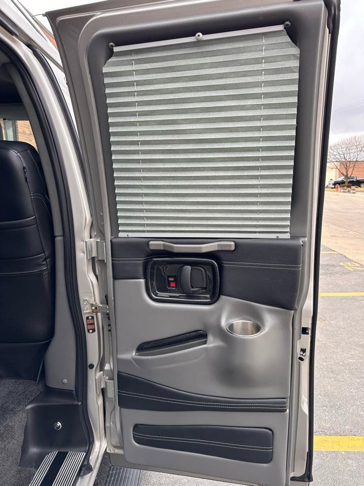 Used 2023 GMC Savana 2500 RWD image 87