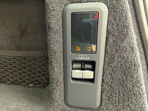 Used 2025 Land Rover Range Rover Sport Dynamic SE image 30