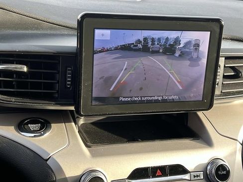 Certified 2023 Ford Explorer XLT image 24