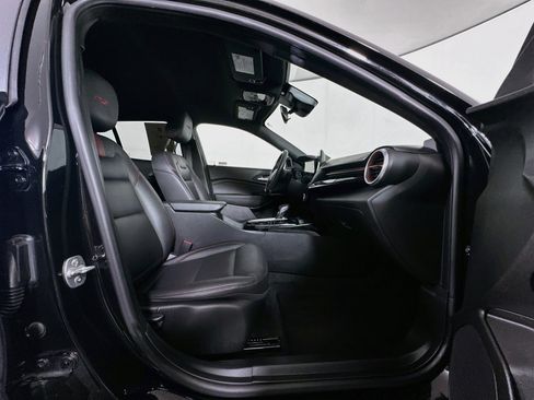Used 2024 Chevrolet Trax RS FWD image 30