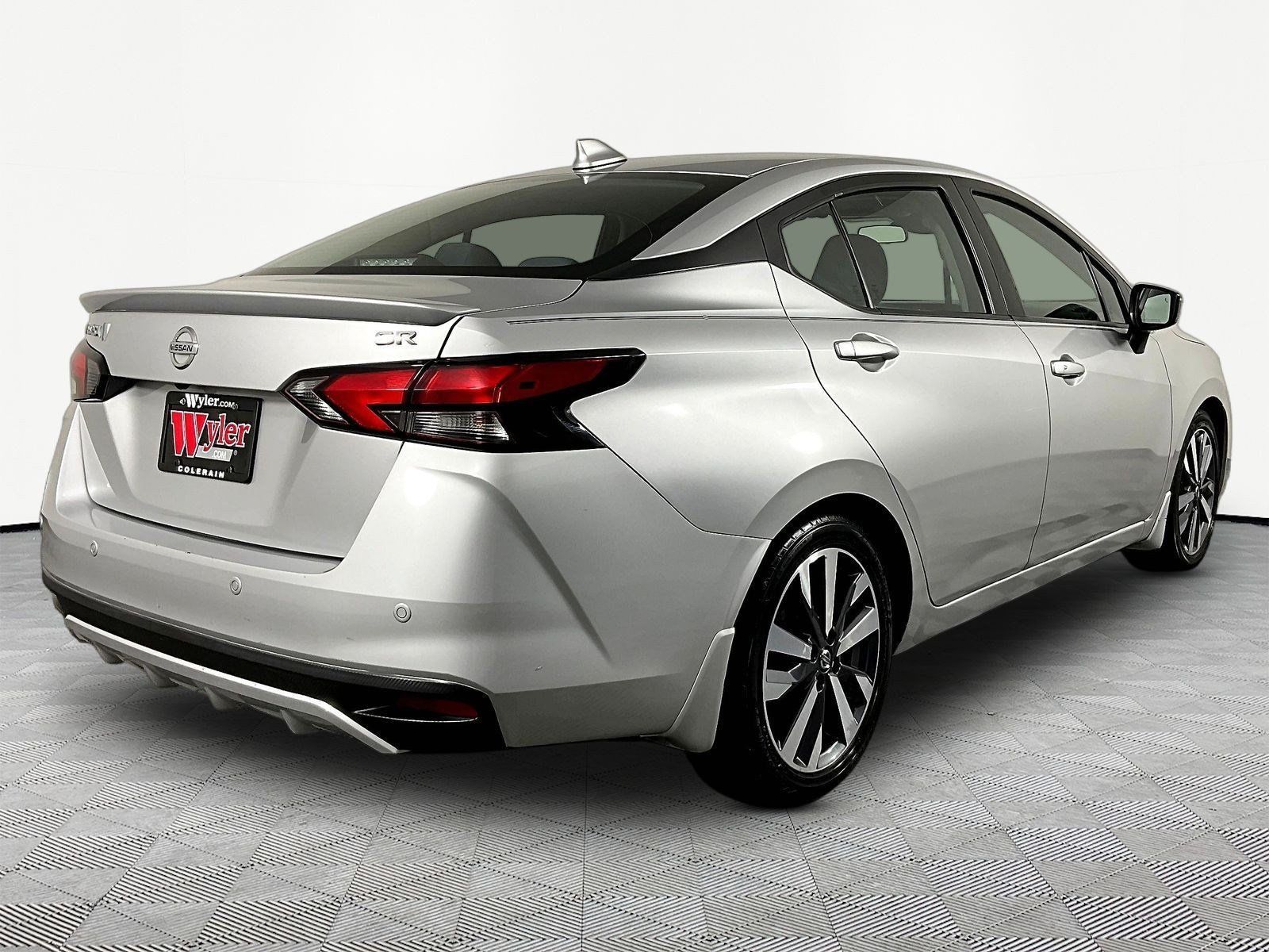 Used 2020 Nissan Versa SR w/ Convenience Package FWD image 6