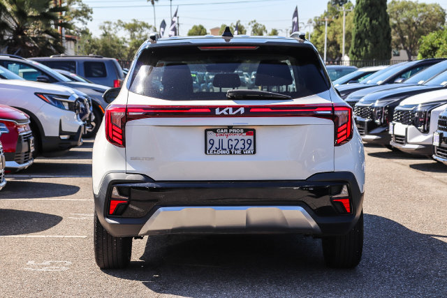 Used 2024 Kia Seltos S FWD image 8