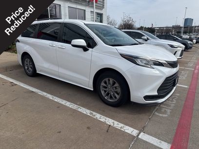 Used 2022 Toyota Sienna LE