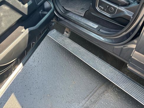 Used 2018 Ford F150 Platinum w/ Equipment Group 701A Luxury image 10