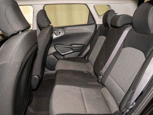 Used 2021 Kia Soul S image 7