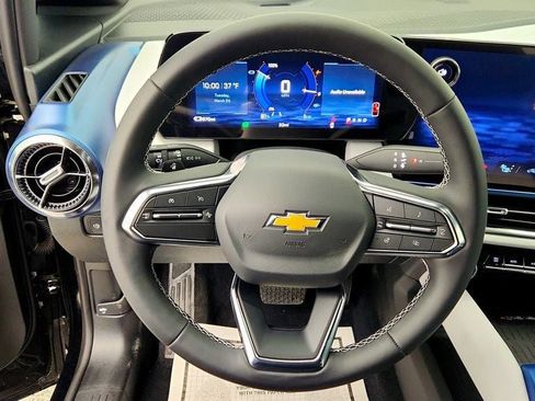 Used 2026 Chevrolet Equinox EV LT FWD image 13