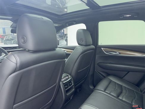 Used 2017 Cadillac XT5 Platinum image 39