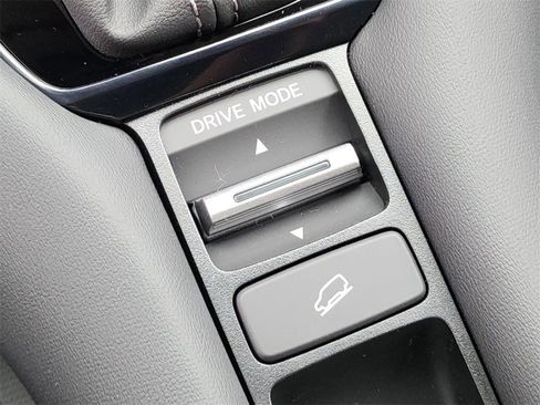 New 2026 Honda HR-V LX image 11