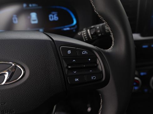 Used 2023 Hyundai Venue Limited image 26