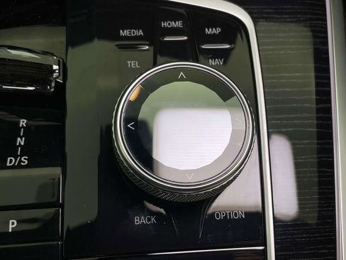 Used 2023 BMW X7 xDrive40i w/ Executive Package image 34