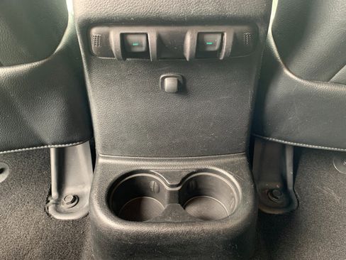 Used 2017 Jeep Wrangler Unlimited Rubicon AWD/4WD image 31