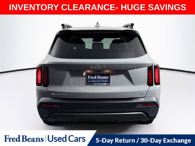 Used 2023 Kia Sorento S AWD/4WD image 8