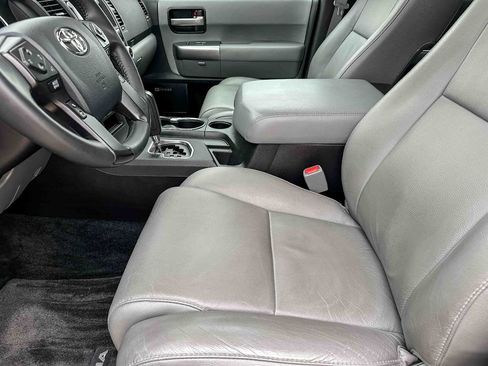 Used 2018 Toyota Sequoia Limited w/ Safety & Convenience Package RWD image 13