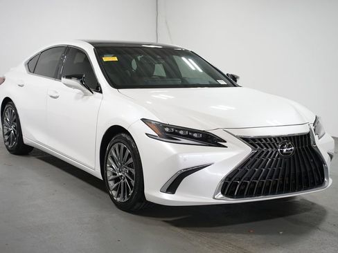Used 2024 Lexus ES 350 Ultra Luxury w/ Accessory Package (Z2) image 3