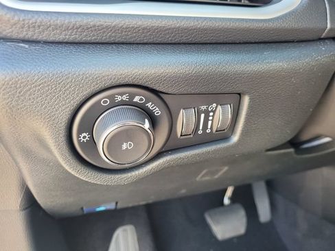 New 2026 Chrysler Pacifica Select FWD image 16