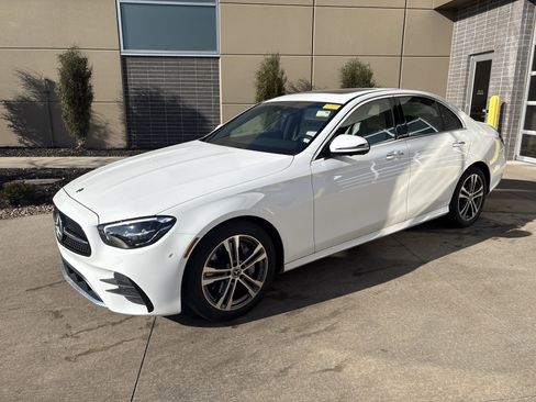 Used 2023 Mercedes-Benz E 350 4MATIC Sedan image 5