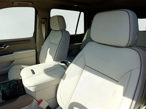 New 2026 GMC Yukon Denali w/ Sun & Power Step Package image 10