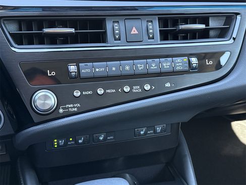 Used 2025 Lexus ES 350 w/ Premium Package image 28