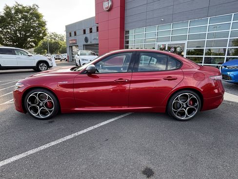 Used 2024 Alfa Romeo Giulia Veloce RWD image 4