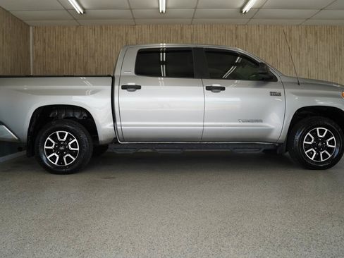 Used 2017 Toyota Tundra SR5 w/ SR5 Upgrade Package AWD/4WD image 6