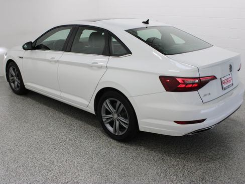 Used 2020 Volkswagen Jetta R-Line w/ R-Line Cold Weather Package FWD image 9